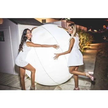 PVC-pallo puhaltimella