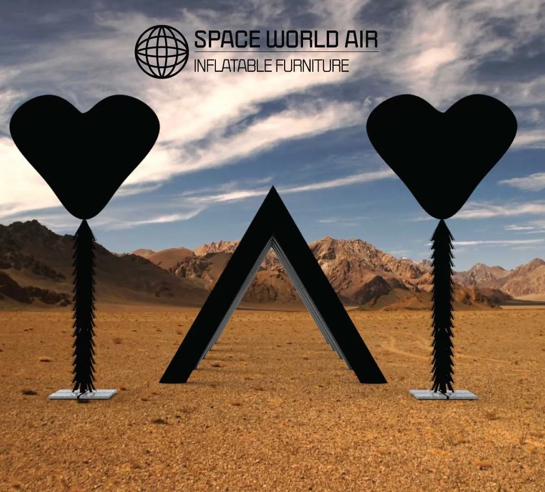 RENTAL -3 TRIANGULAR BLACK ARCHES WITH  2 BLACK HEARTS